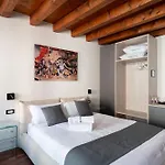 Guesthost - Santo 86 Luxury 3*