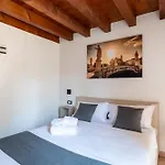 Guesthost - Santo 86 Luxury بيت ضيافة بادوفا