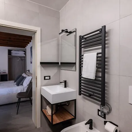 Guesthost - Santo 86 Luxury Padova