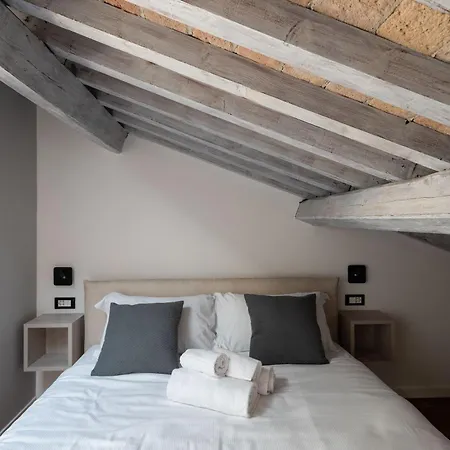 Guesthost - Santo 86 Luxury 3* Padova