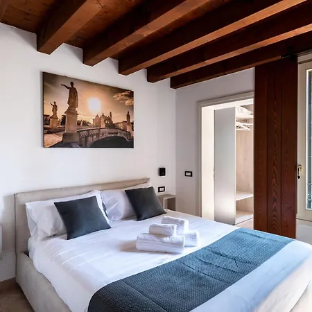 Guesthost - Santo 86 Luxury Padova