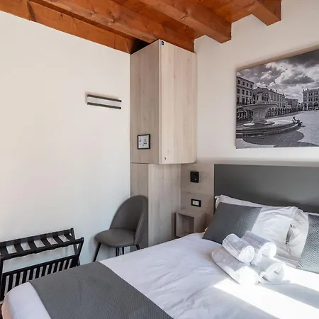 Guest house Guesthost - Santo 86 Luxury 3*