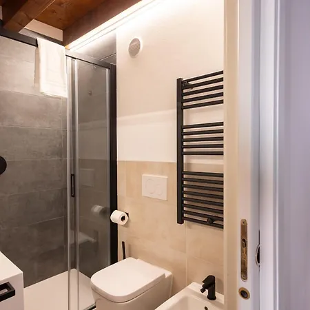 Guesthost - Santo 86 Luxury Padova