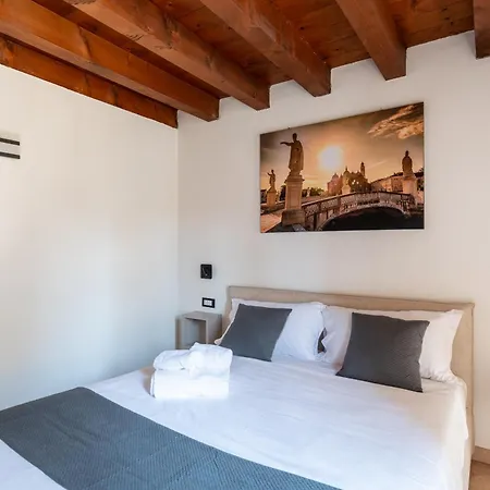 Guesthost - Santo 86 Luxury Guest house Padova